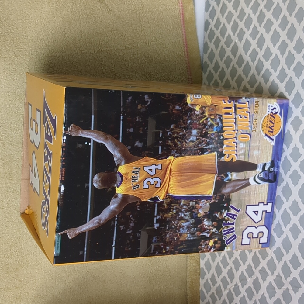 Shaquille O'Neal figure - Picture 4 of 14